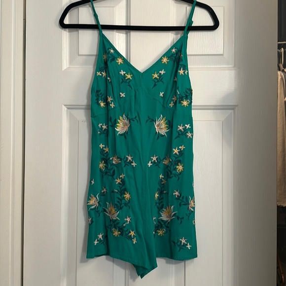 The room brand teal embroidered flower romper green size small - Picture 1 of 4
